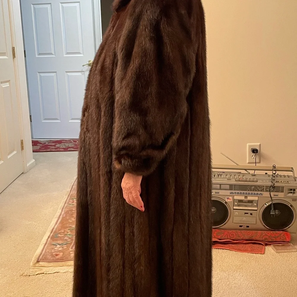 Mink coat - Picture 4 of 14